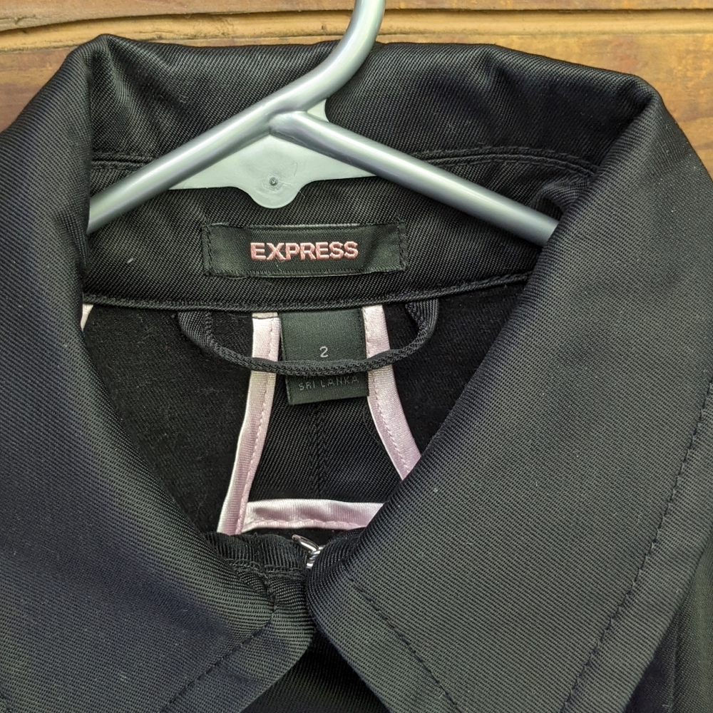 Express woman's nylon belted french coat, looks NWOT - Picture 7 of 12